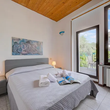 Apartment Al Peveri - Private Parking & Near - Happy